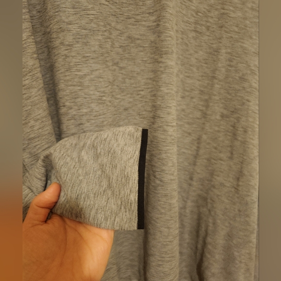 BNWOT Men's GapFit quarter-zip pullover - Picture 2 of 5
